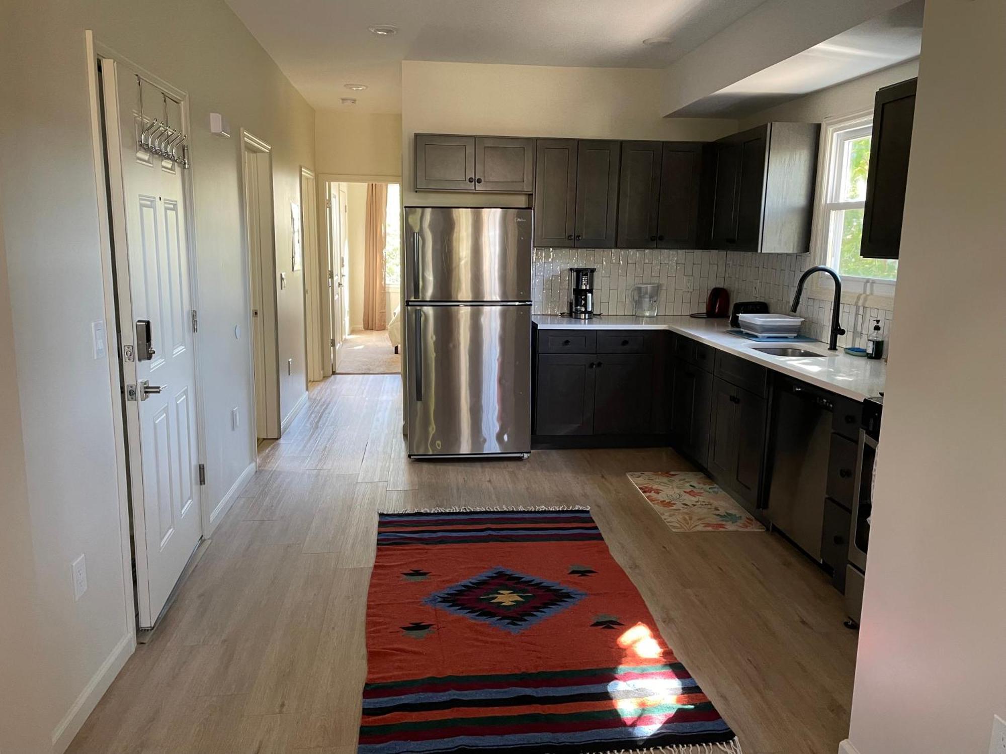 A Great Day In - Elite 3 Bedroom Sunny Retreat Apartment