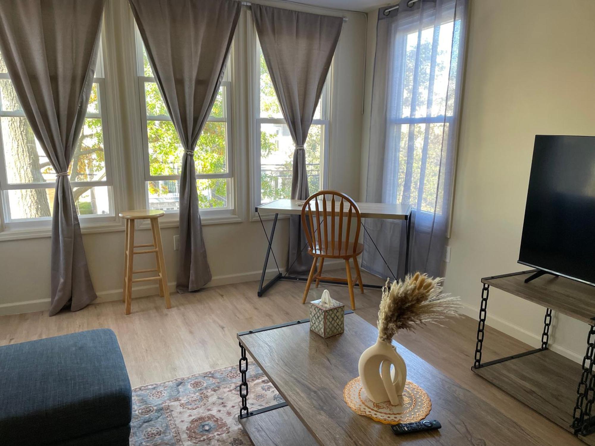 Apartment A Great Day In - Elite 3 Bedroom Sunny Retreat